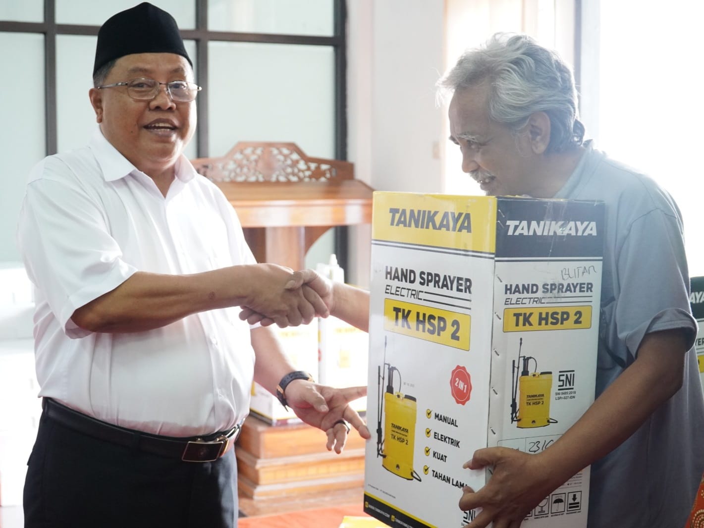 Pemkot Blitar Menyerahkan Bantuan Dana Untuk Mesin Pertanian, Perikanan Hingga launching Export