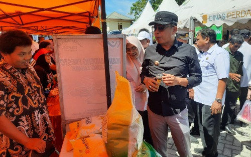 Wali Kota Pare Pare Membuka Pasar Tani, Sebut Wadah Bagi Para Petani